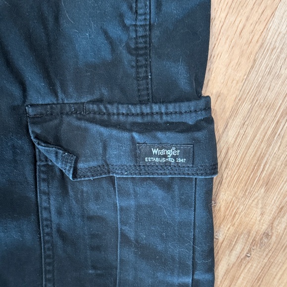 Wrangler Men's Black Cargo Pants 30-32 - Picture 2 of 5